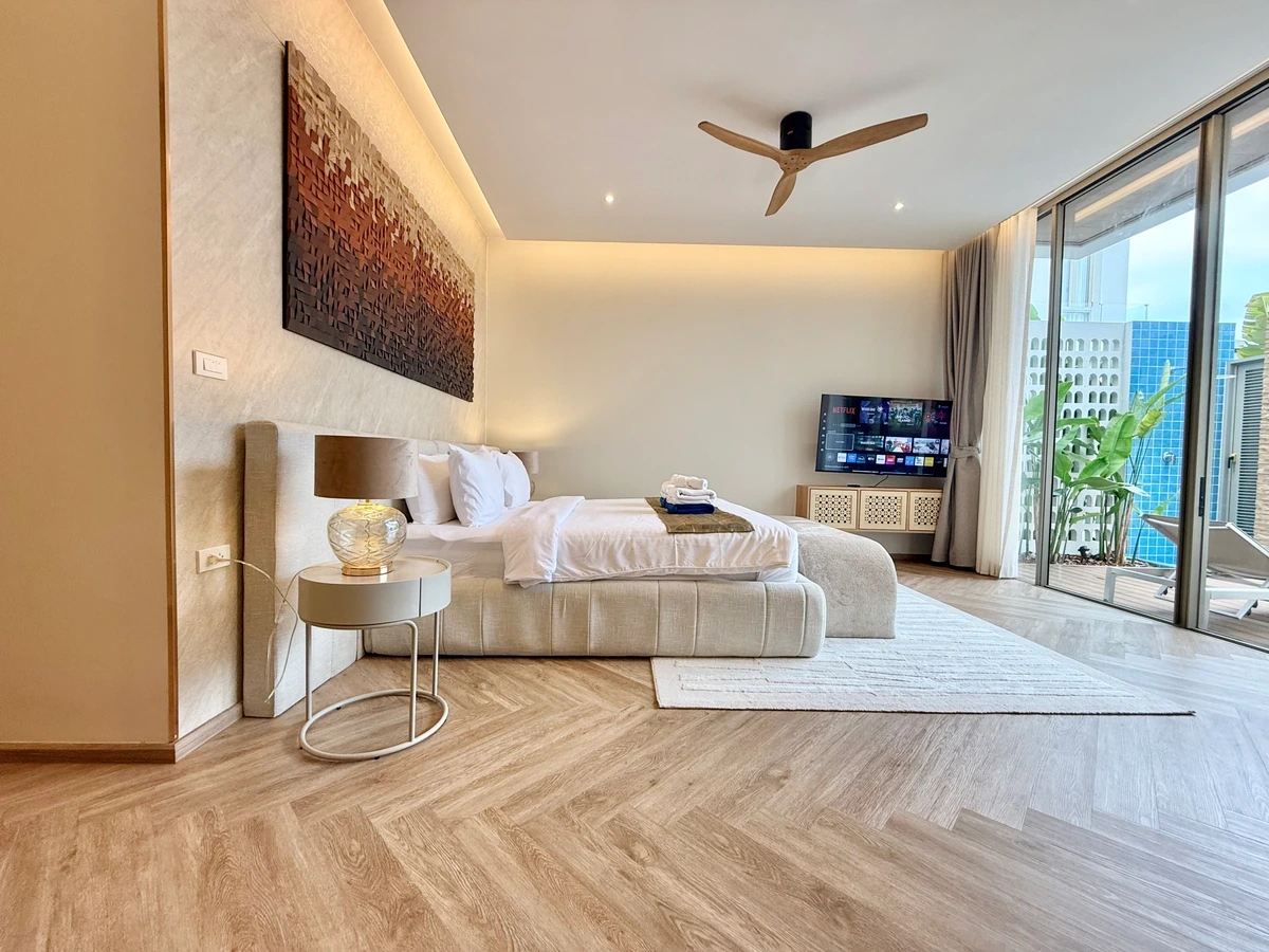 Video thumbnail: 05. Master Suite